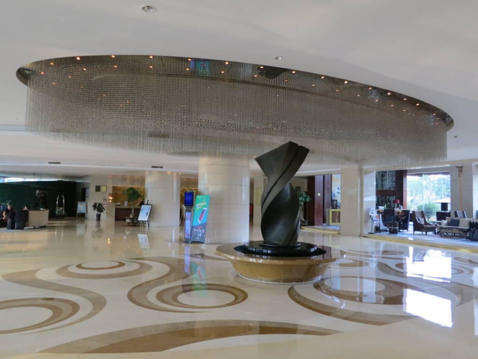 Lobby + Rezeption Wyndham Qingdao