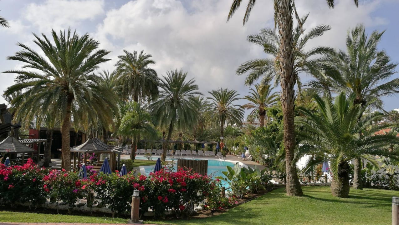 Pool- und Gartenanlage HL Miraflor Suites Hotel