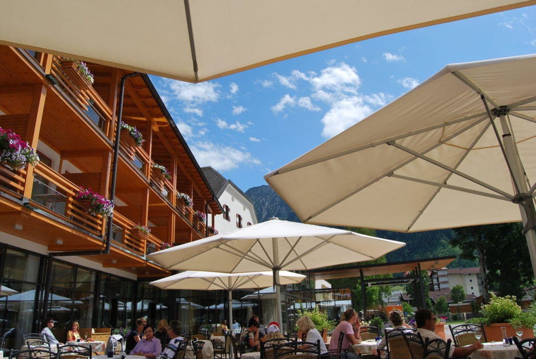 Die Nachmittagsjause auf der Terrasse aja Fürstenhaus am Achensee