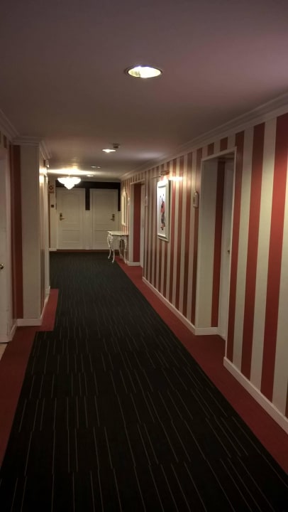 Flur  Sallés Hotel Pere IV
