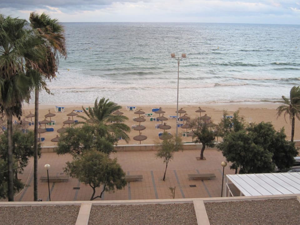Strand vom Balkon bei nicht ganz so gutem Wetter Hipotels Don Juan