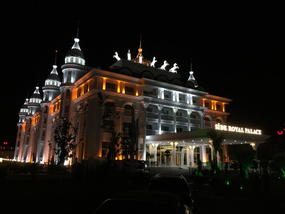 Nacht Side Royal Palace Hotel & Spa