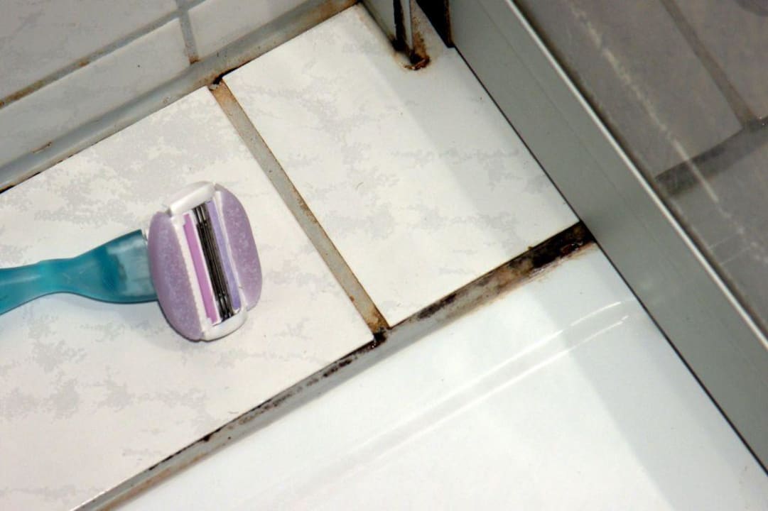 Schimmel  in der Dusche Panoramahotel Fohlenhof