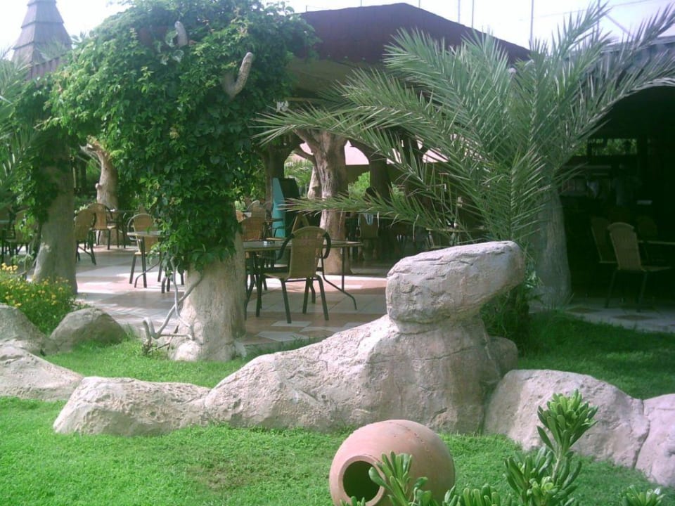 Am hoteleigenen Strand Kamelya Aishen Club