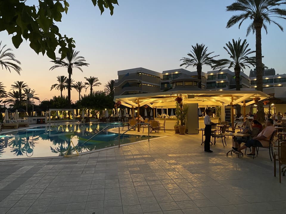 Pool TUI BLUE Pioneer Beach