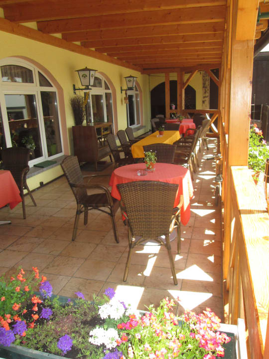 Überdachte Sonnenterrasse Landhotel Sperlingsberg