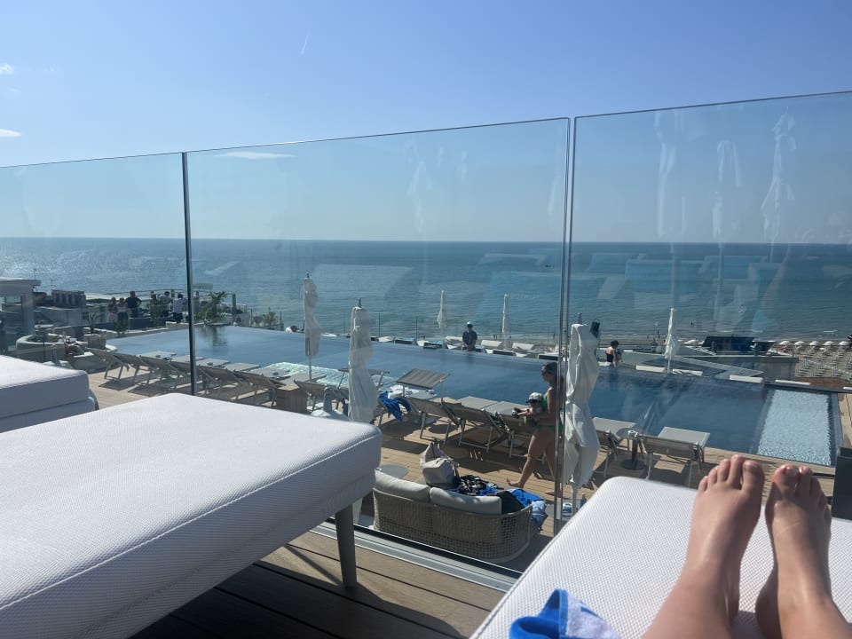 Pool THE ONE CAORLE - Hotel & Apartments