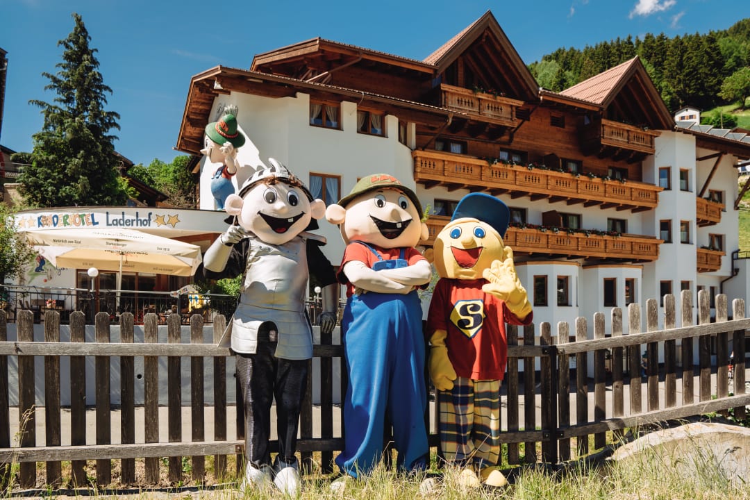 Außenansicht Kinderhotel Laderhof