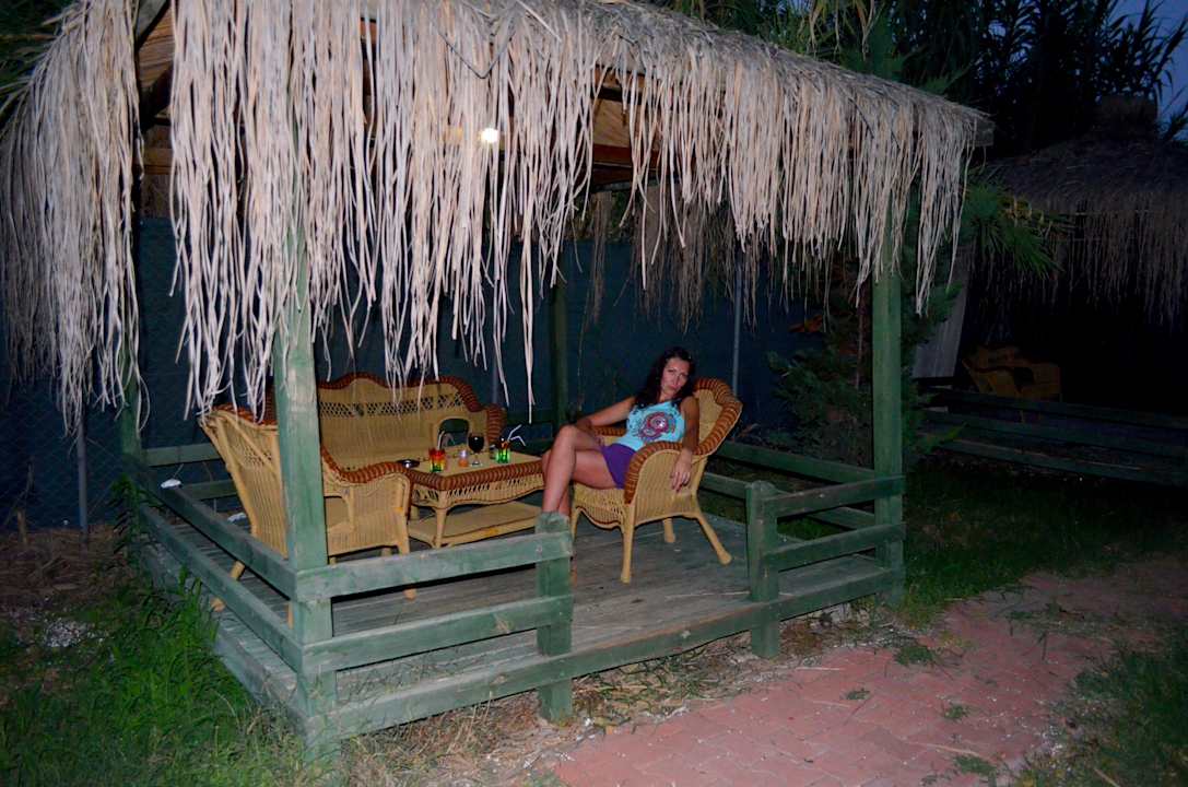 Зона отдыха, пьем красивые и вкусные коктейли Armas Gül Beach