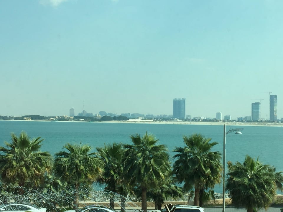 Ausblick von Zimmer, direkt an Burj al Arab Rixos The Palm Hotel & Suites