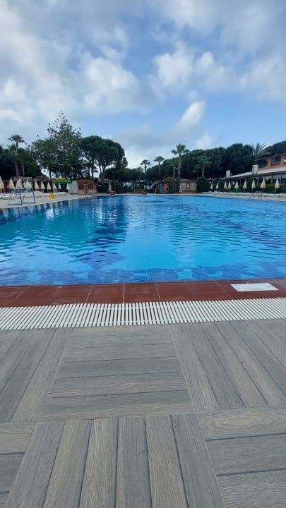 Pool Club Turtas Beach Hotel