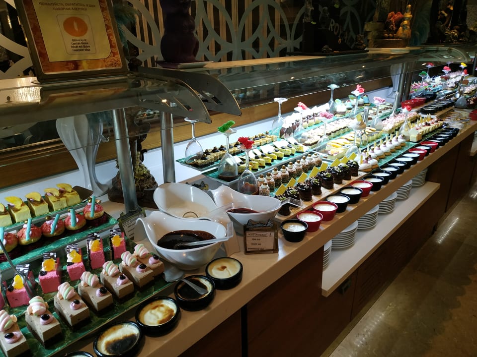 Gastro Royal Holiday Palace