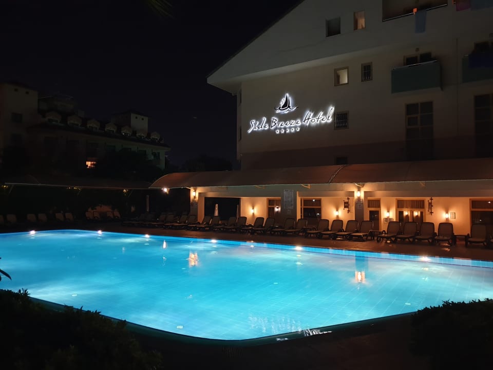 Pool Side Breeze Hotel