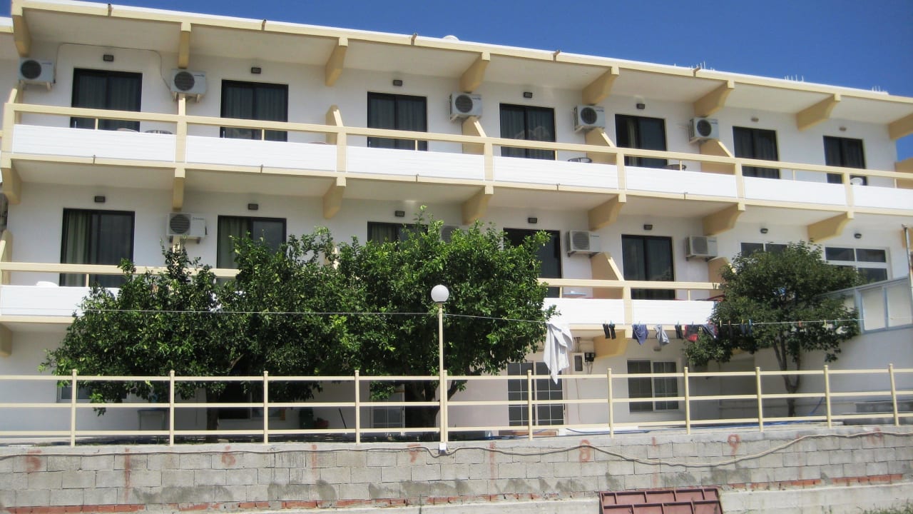 Hotel- Rückseite Hotel Anagros