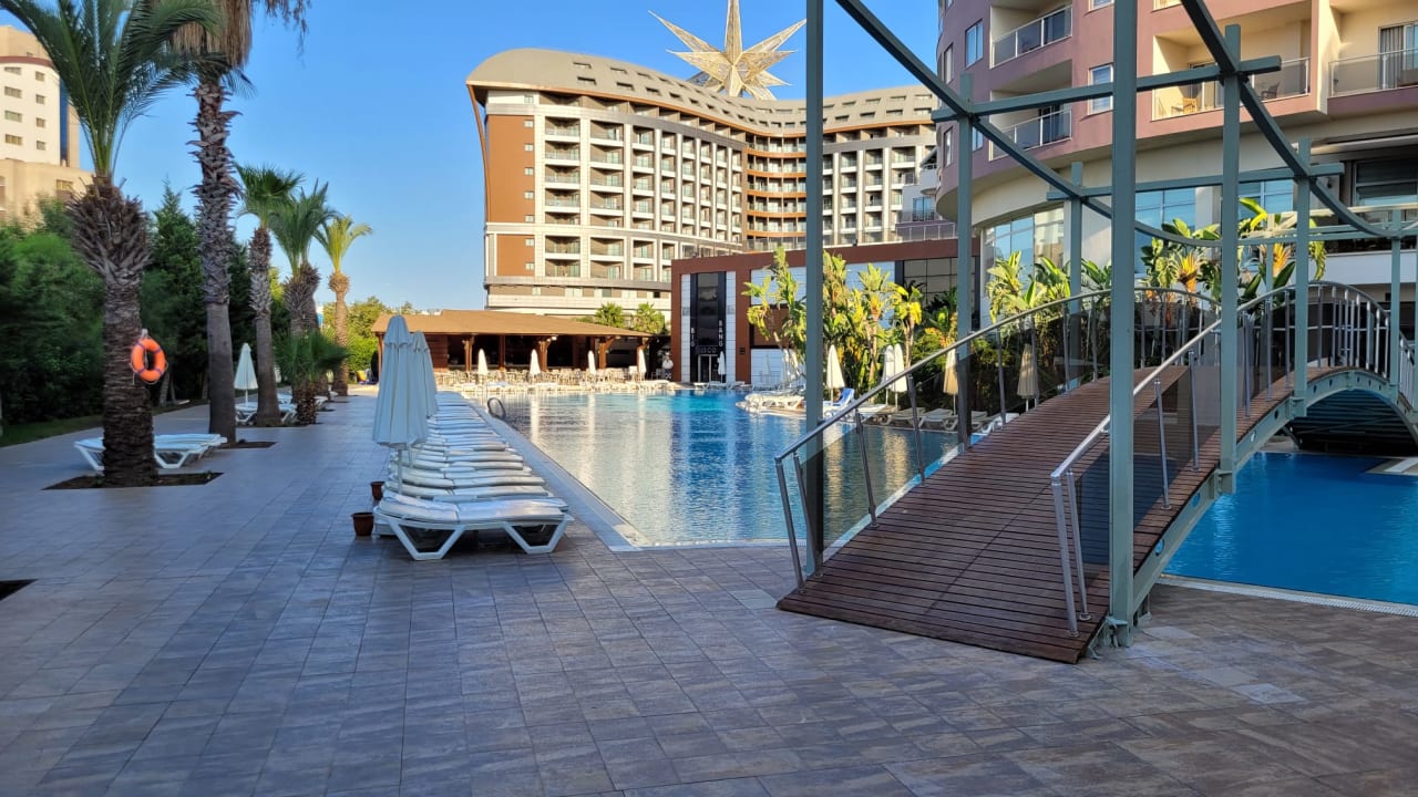 Pool Saturn Palace Resort Hotel