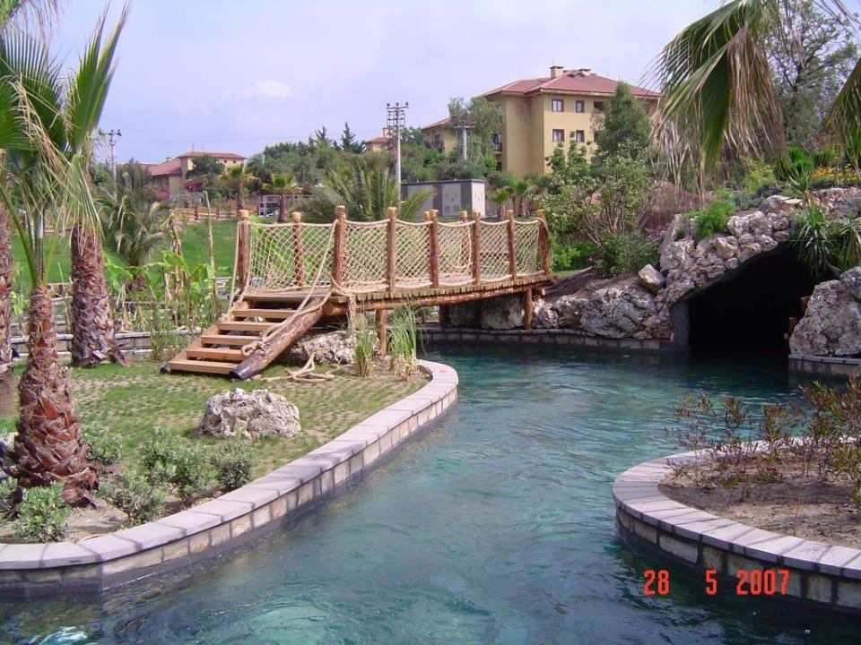Amazon Water World Club Grand Side