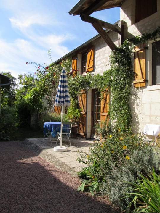 Eingang Hauptgebäude B&B Le Clos de la Garde