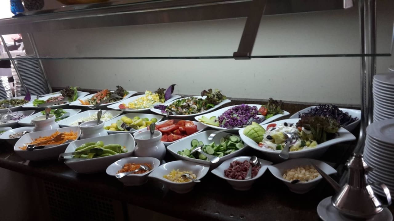 Restaurant Three Corners Equinox Beach Resort