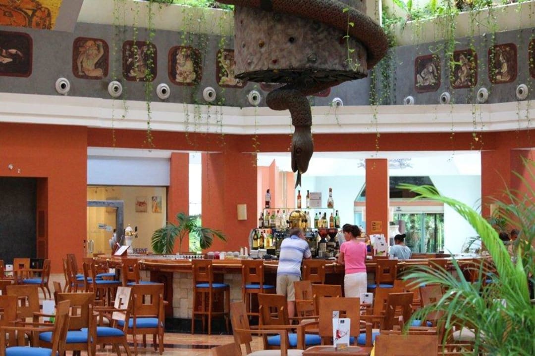 Lobbybar unter dem Mayatempel-Dach Iberostar Selection Paraiso Maya Suites