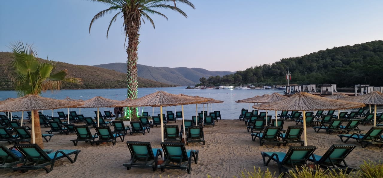 Strand Green Bay Resort & Spa