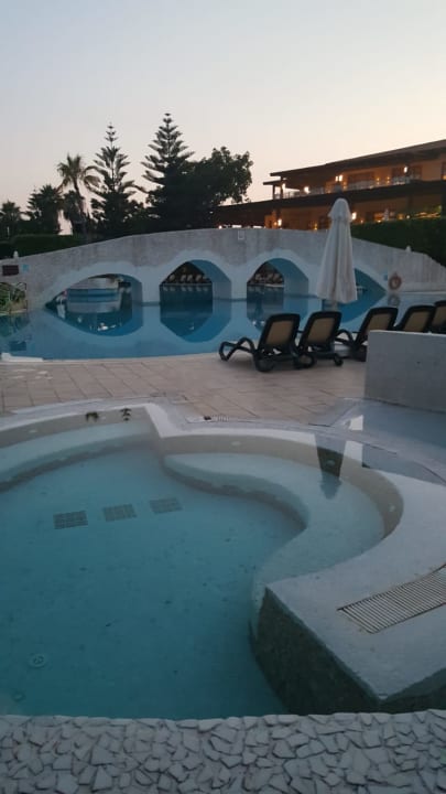 Pool Club Grand Side