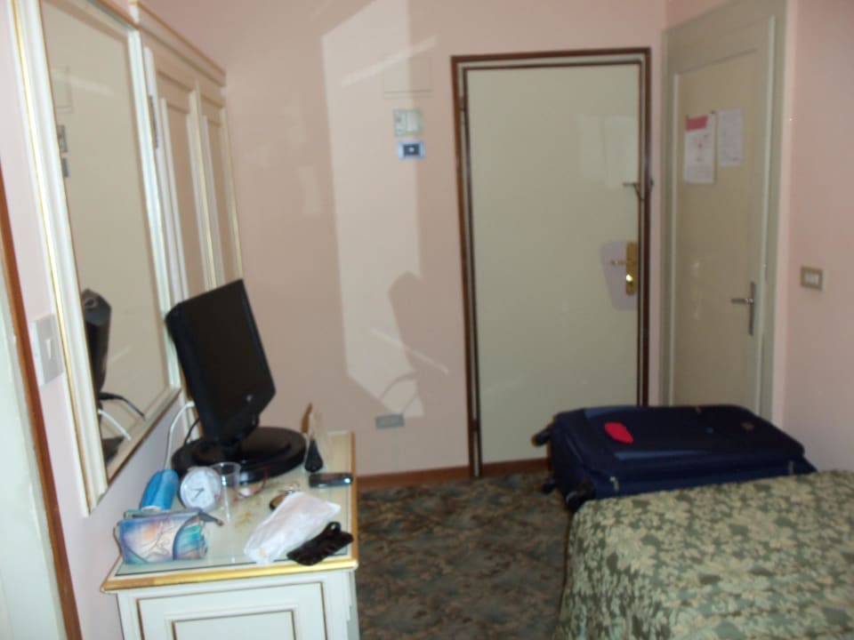 Einzelzimmer mit Türe zum Nachbarzimmer Albergo Cavalletto & Doge Orseolo