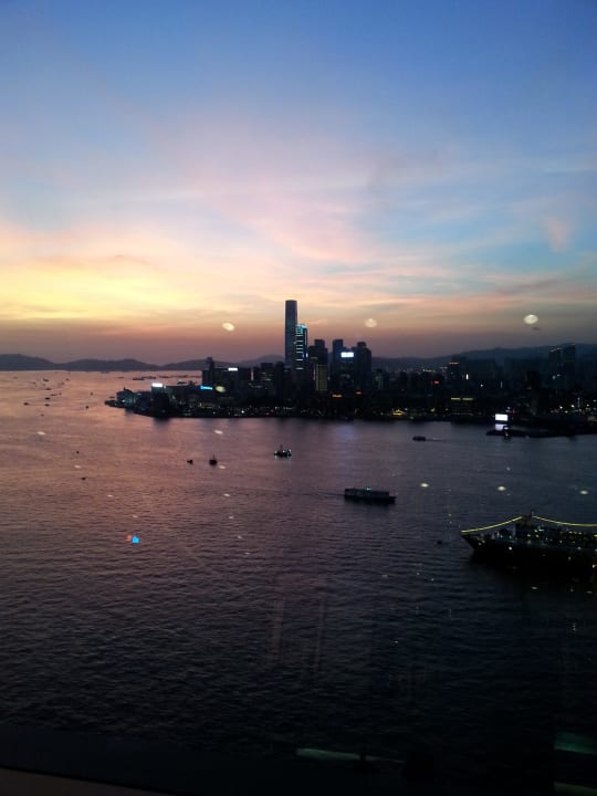 Ausblick vom Restaurant Hotel Harbour Grand Hong Kong