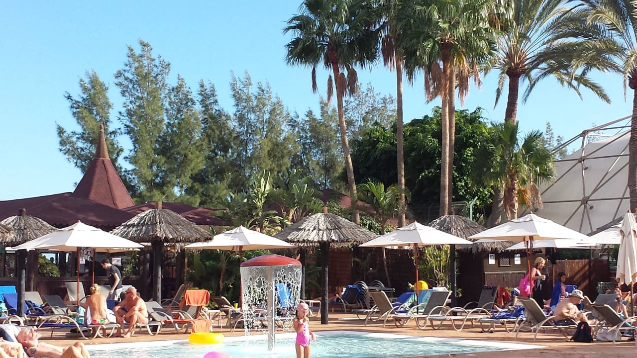 Kleiner Pool mit Tages-Bar IFA Altamarena by Lopesan Hotels