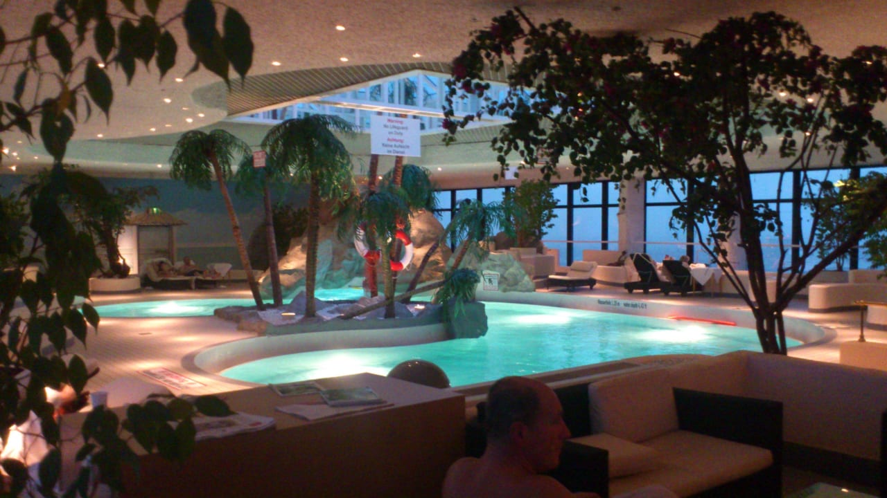 Spa Four Points by Sheraton Munich Arabellapark