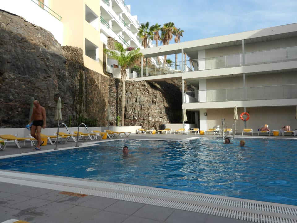 Im Hintergrund ein Teil des neuen Bereiches Servatur Alameda de Jandía