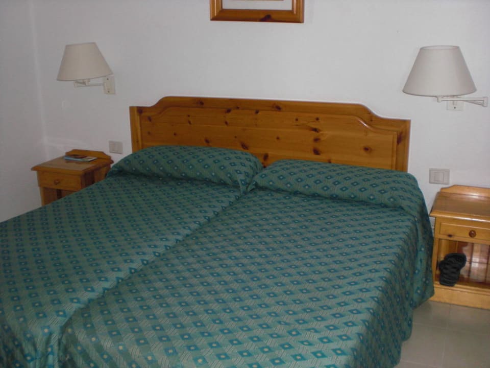 Normal gemachtes Bett Relaxia Olivina