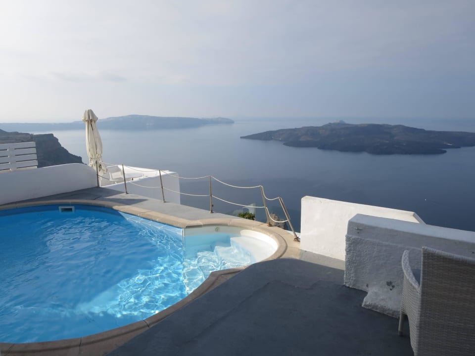 Eher zum Erfrischen als zum Schwimmen Nonis Luxurious Apartments