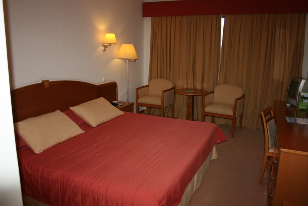 Wohn- Schlafbereich Caloura Hotel Resort