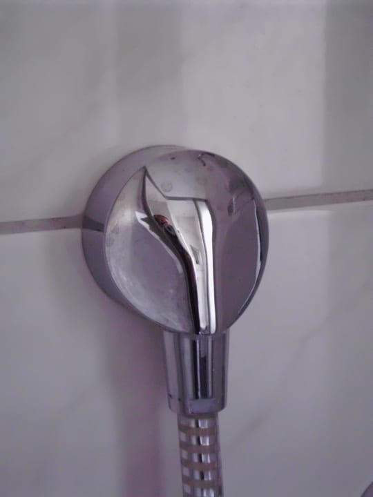 Falsch montierter Dusch-Schlauch Hotel Garni Zeppelin