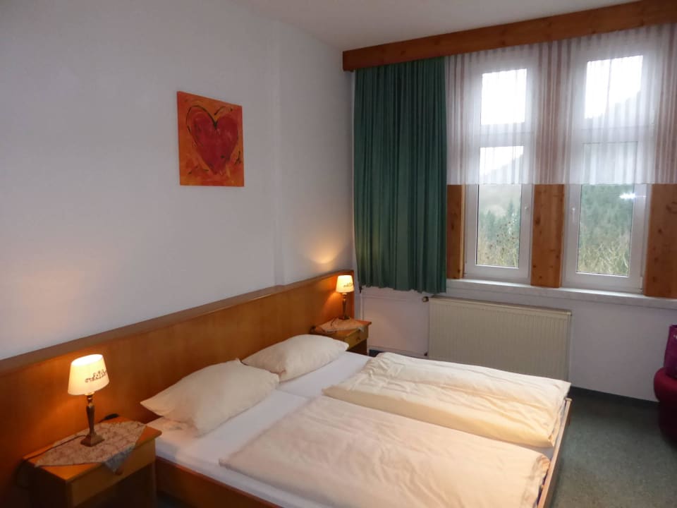 Durchgelegenes Doppelbett Pension Tannenrausch