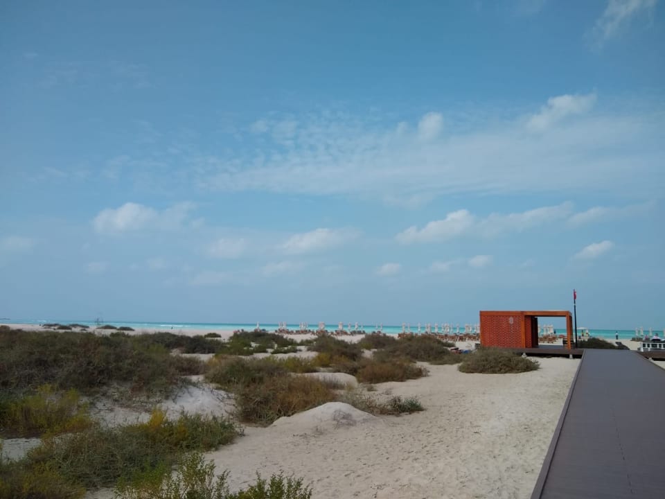 Strand Saadiyat Rotana Resort &  Villas