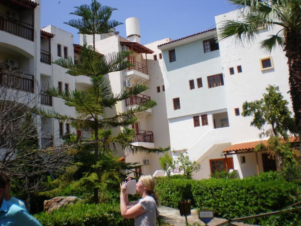 Budynek hotelu Hotel Mikro/Micro Village