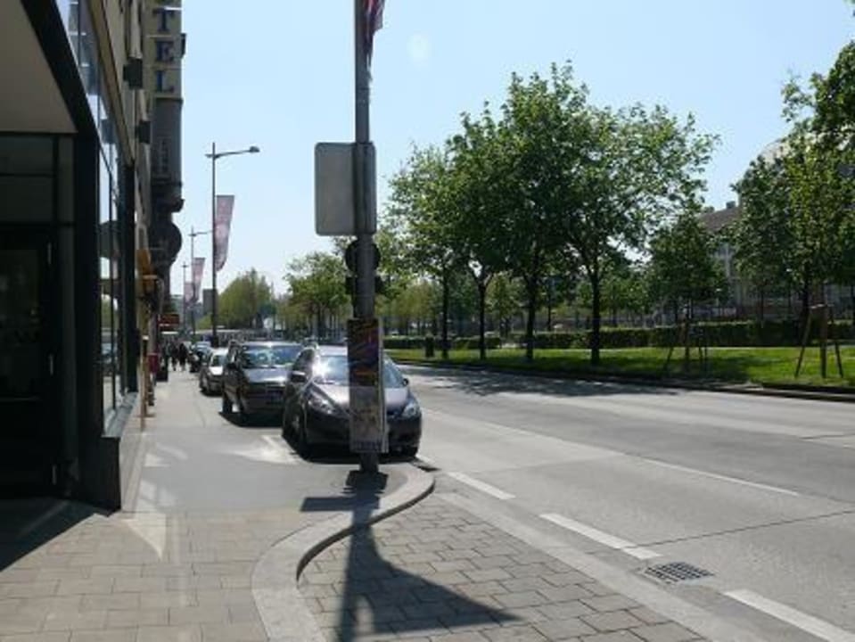 links vom Hotel Flemings Hotel Wien-Stadthalle