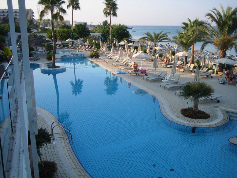 Swimmingpool des Hotels Hotel Sunrise Beach