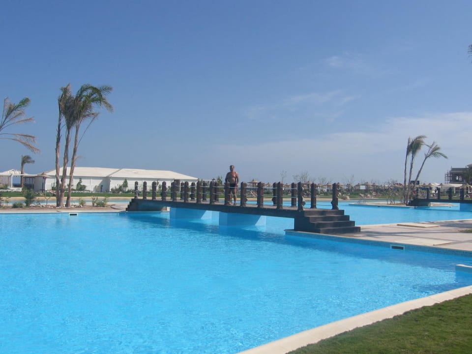 Sehr großer unbeheizter Pool JAZ Aquamarine Resort
