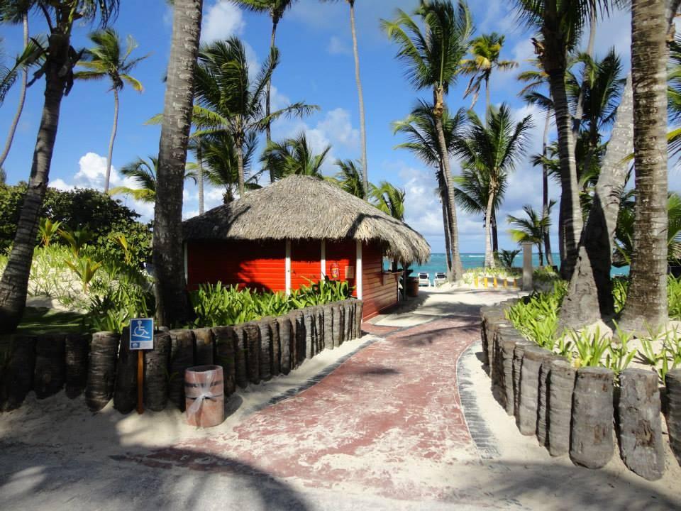 Eine Strandbar, Richtung Palace Strand Grand Palladium Select Bávaro Resort & Spa