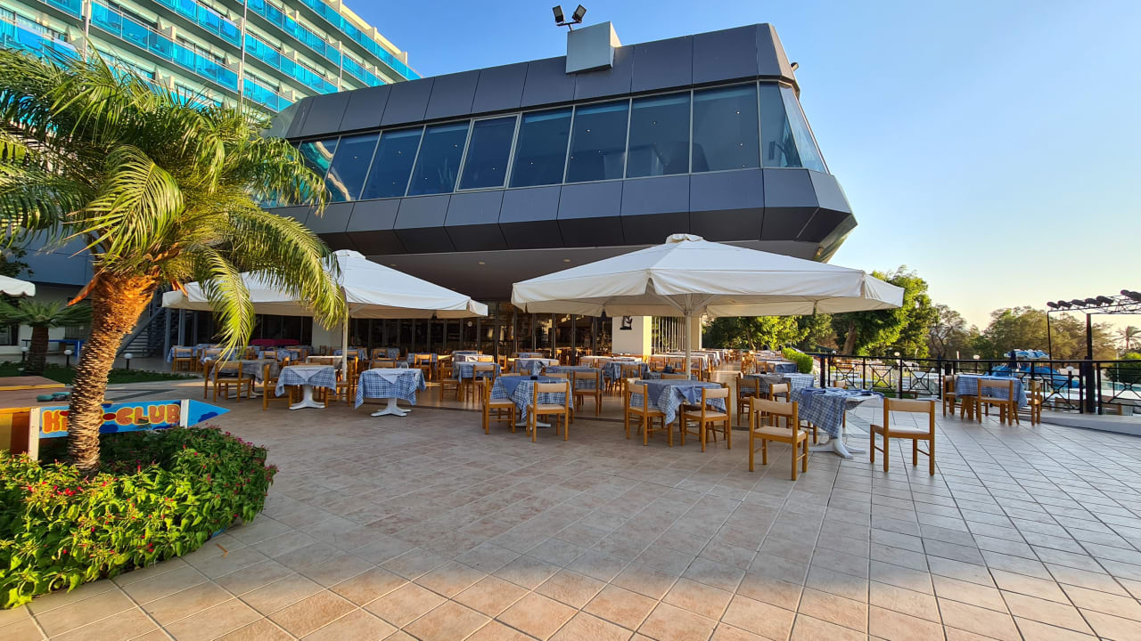 Außenansicht Hotel Calypso Beach