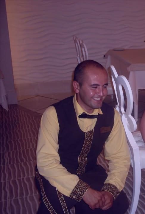 Sehr nette Bedienung von Mikail Fisch À la carte Royal Alhambra Palace