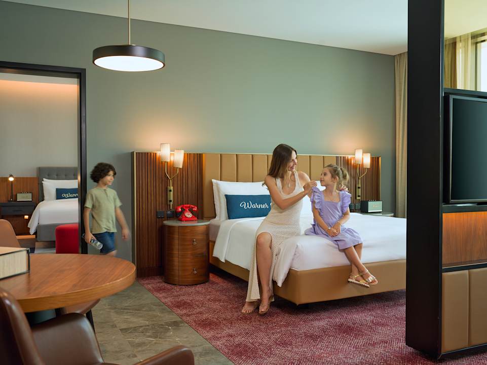Zimmer The WB Abu Dhabi, Curio Collection By Hilton