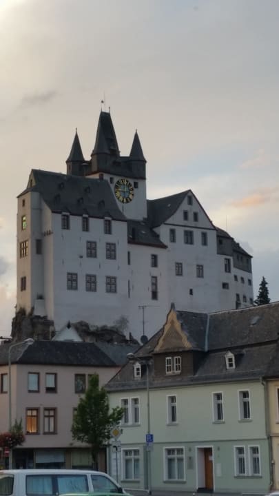 Außenansicht Grafenschloss-Jugendherberge Diez