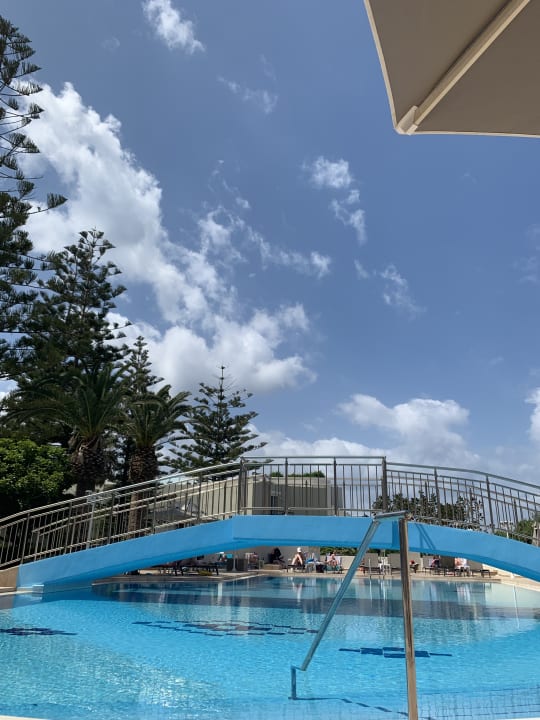 Pool Vantaris Luxury Beach Resort