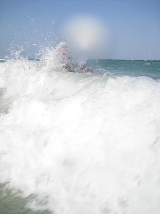 Tolle Wellen im warmen sauberen Meer Hotel Papillon Lagoon Reef