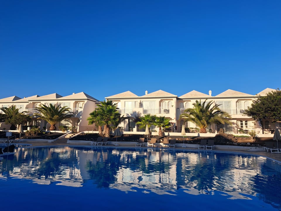 Pool H10 Ocean Suites