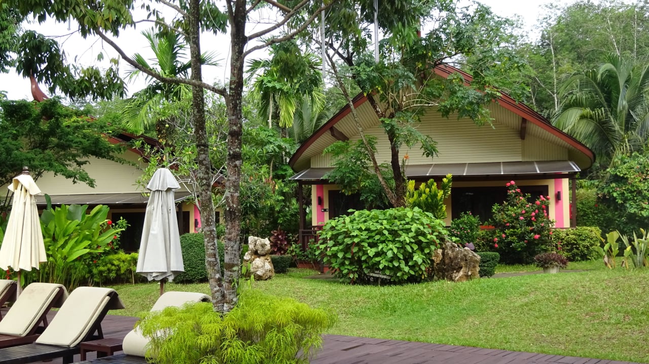 Villen im Garten Hotel Aonang Phu Petra Resort, Krabi