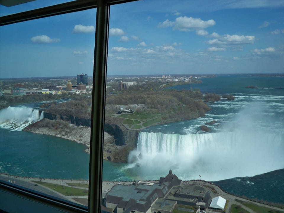 Ausblick aus dem Zimmer am Tag Tower Hotel at Fallsview